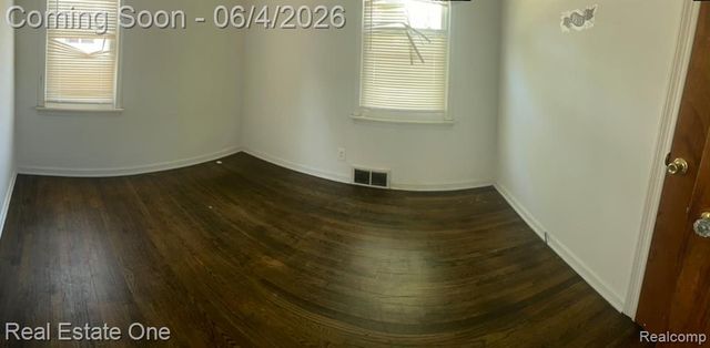25963 Powers Avenue, Dearborn Heights, MI 48125