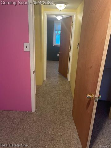 25963 Powers Avenue, Dearborn Heights, MI 48125