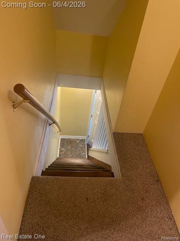 25963 Powers Avenue, Dearborn Heights, MI 48125