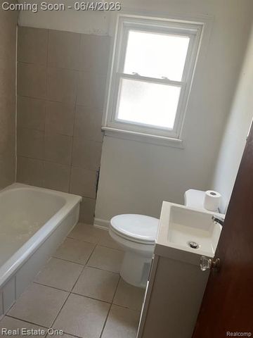 25963 Powers Avenue, Dearborn Heights, MI 48125