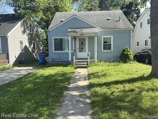 25963 Powers Avenue, Dearborn Heights, MI 48125
