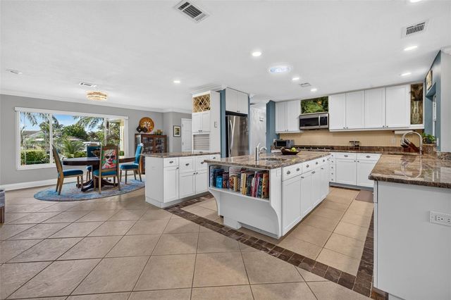 1484 47TH AVENUE NE, St Petersburg, FL 33703
