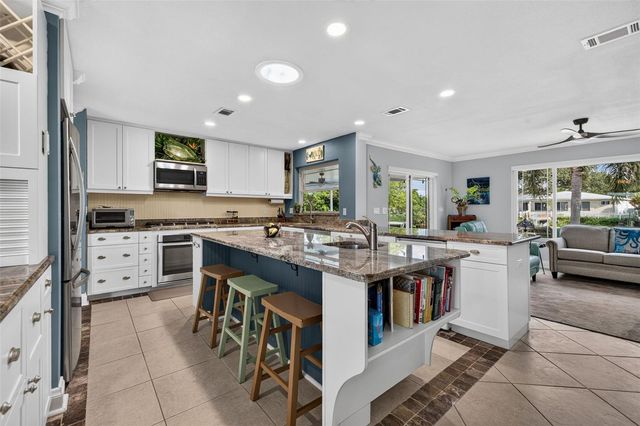 1484 47TH AVENUE NE, St Petersburg, FL 33703