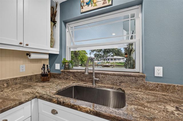 1484 47TH AVENUE NE, St Petersburg, FL 33703
