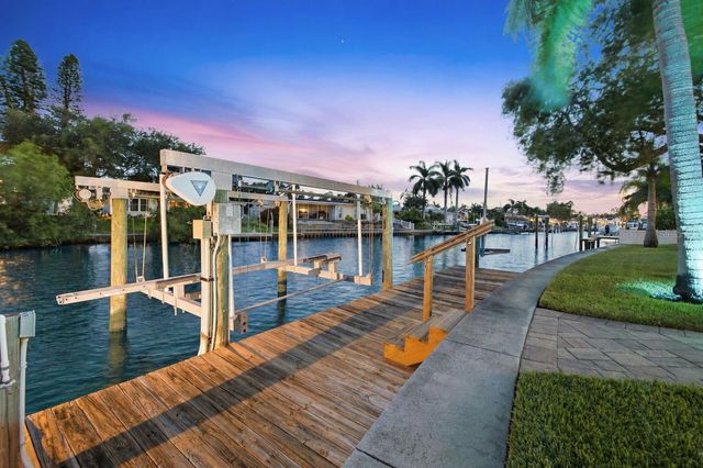 1484 47TH AVENUE NE, St Petersburg, FL 33703