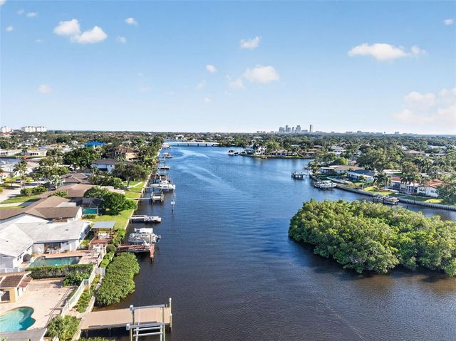 1484 47TH AVENUE NE, St Petersburg, FL 33703