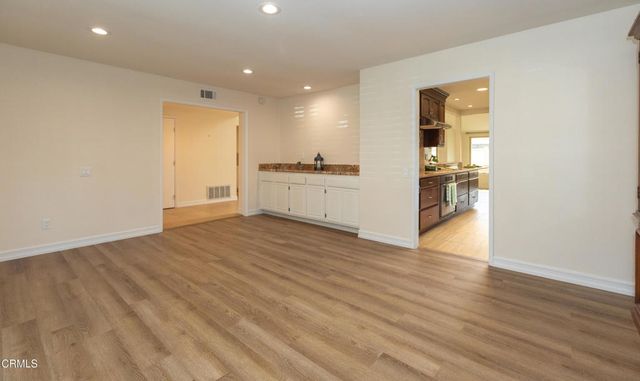 17106 Village 17, Camarillo, CA 93012
