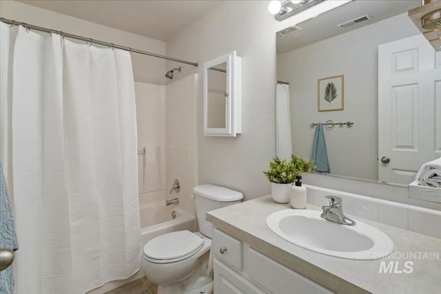 6252 N Royal Park Ave, Boise, ID 83713