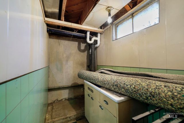 385 W Filer Ave, Twin Falls, ID 83301