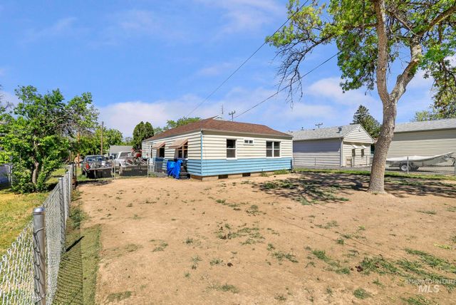 385 W Filer Ave, Twin Falls, ID 83301