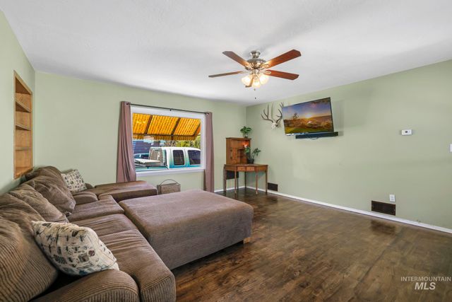 385 W Filer Ave, Twin Falls, ID 83301