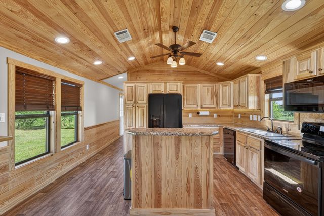 2401 Lamkin Road, Mineral Wells, TX 76067