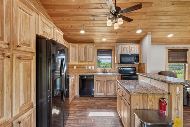 2401 Lamkin Road, Mineral Wells, TX 76067