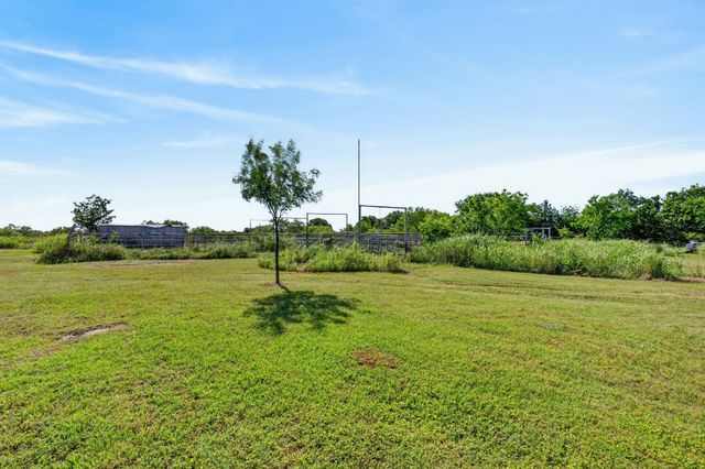 2401 Lamkin Road, Mineral Wells, TX 76067