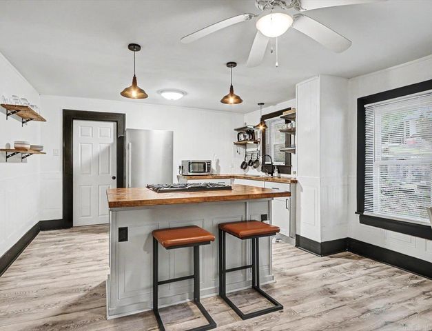 119 Poplar Street, Hot Springs, AR 71901
