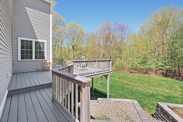 10 Essex St, Douglas, MA 01516