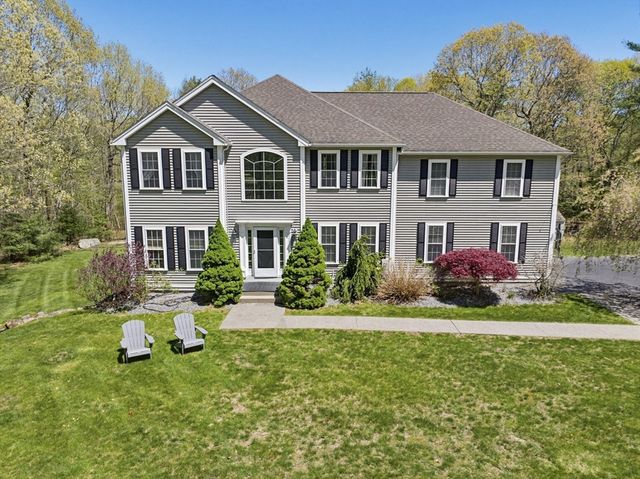 10 Essex St, Douglas, MA 01516