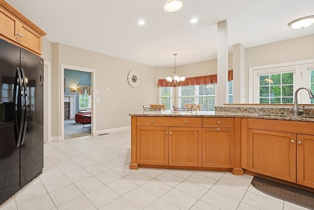 10 Essex St, Douglas, MA 01516