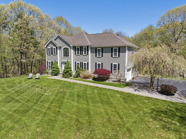 10 Essex St, Douglas, MA 01516