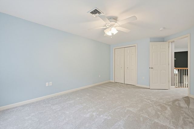 10 Essex St, Douglas, MA 01516
