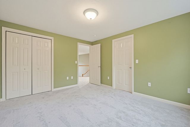 10 Essex St, Douglas, MA 01516