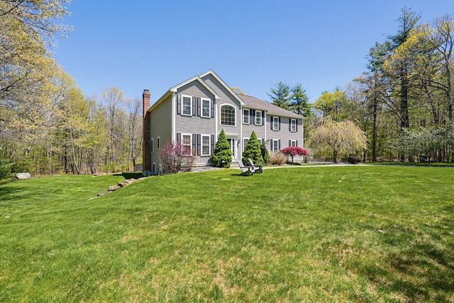 10 Essex St, Douglas, MA 01516