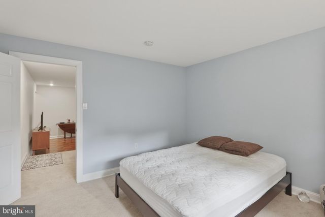 701 YARDLEY CMNS, Yardley, PA 19067