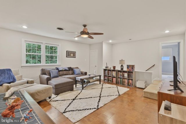 701 YARDLEY CMNS, Yardley, PA 19067