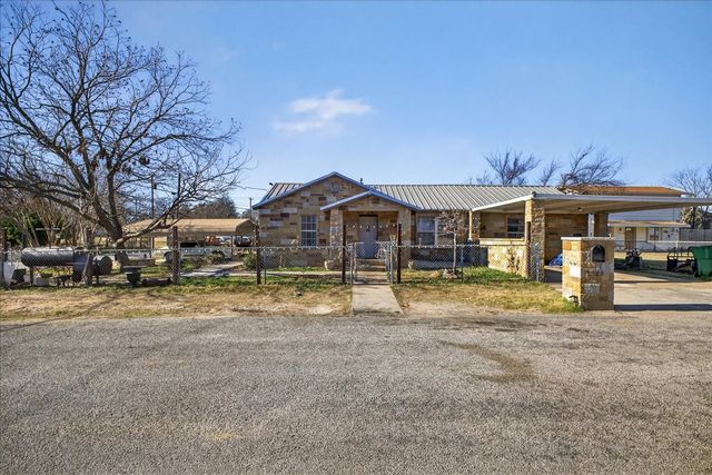 1310 N Estes Street, Stephenville, TX 76401