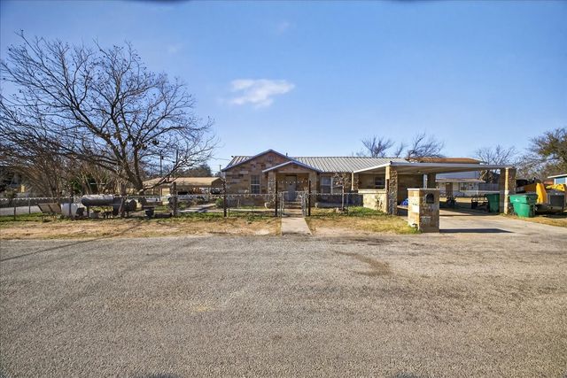 1310 N Estes Street, Stephenville, TX 76401