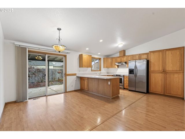 703 Nw 17TH St, Battle Ground, WA 98604