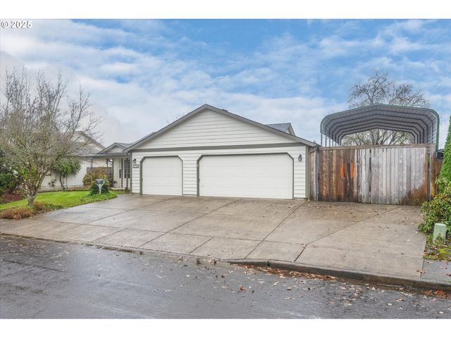 703 Nw 17TH St, Battle Ground, WA 98604