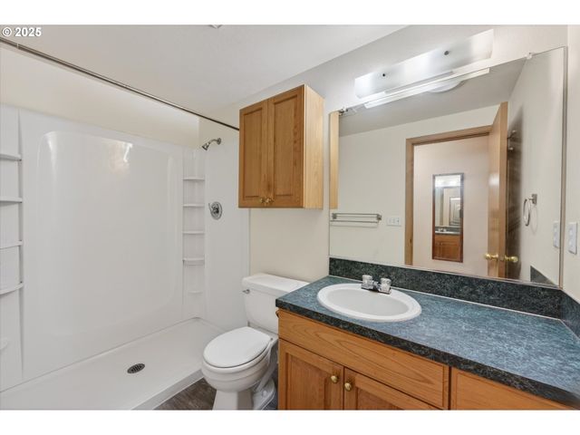 703 Nw 17TH St, Battle Ground, WA 98604