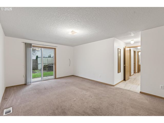 703 Nw 17TH St, Battle Ground, WA 98604