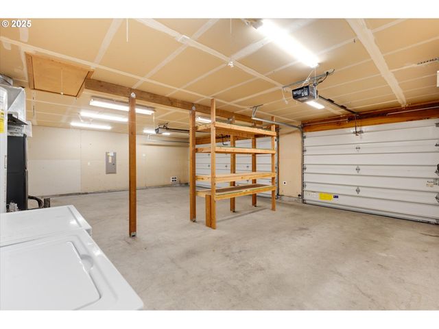 703 Nw 17TH St, Battle Ground, WA 98604