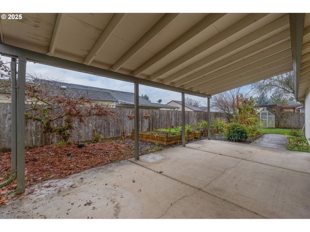 703 Nw 17TH St, Battle Ground, WA 98604