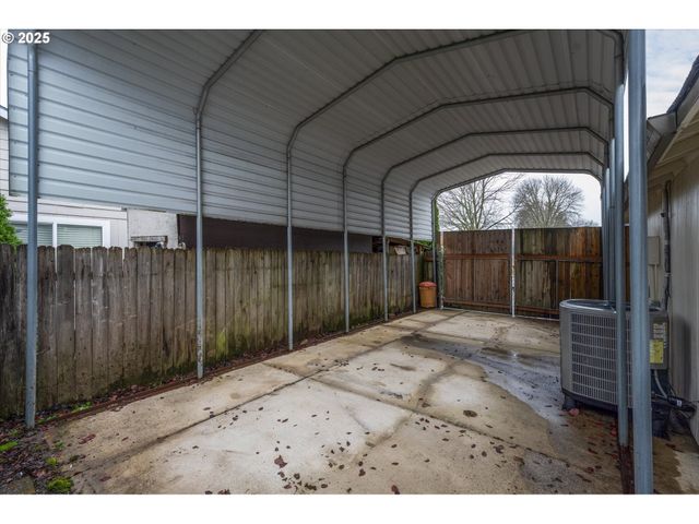 703 Nw 17TH St, Battle Ground, WA 98604