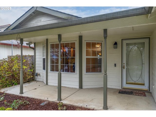 703 Nw 17TH St, Battle Ground, WA 98604