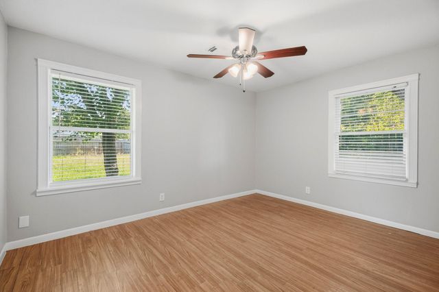 1502 15th Avenue N, Texas City, TX 77590