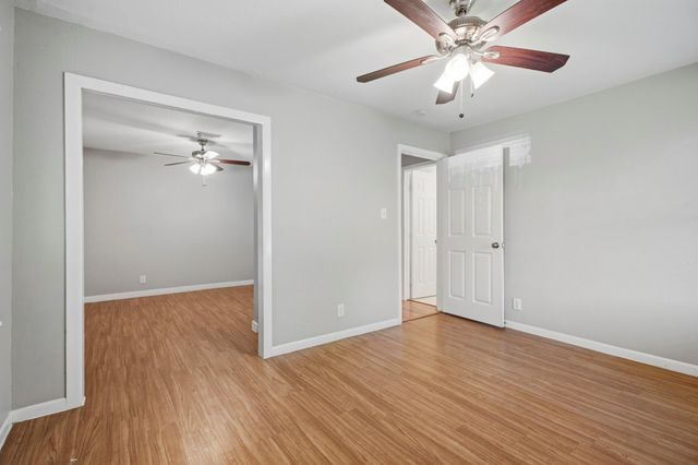 1502 15th Avenue N, Texas City, TX 77590
