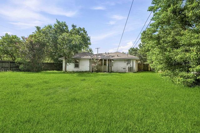 1502 15th Avenue N, Texas City, TX 77590
