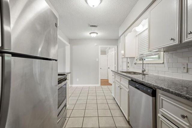 1502 15th Avenue N, Texas City, TX 77590