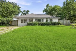 1502 15th Avenue N, Texas City, TX 77590