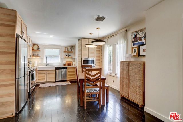 1398 N Serrano Avenue, Los Angeles, CA 90027