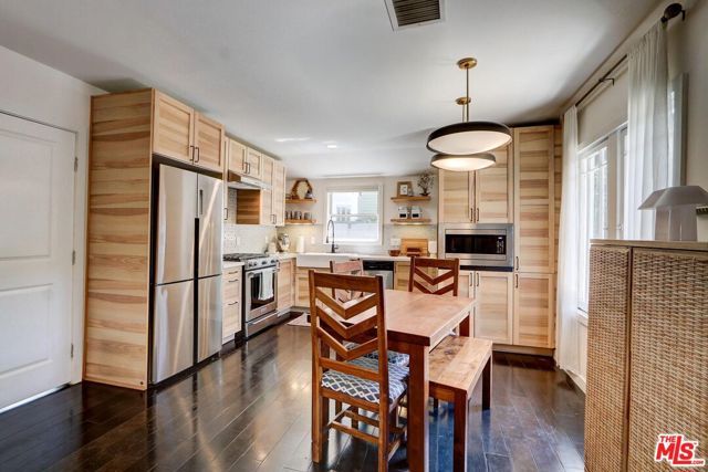 1398 N Serrano Avenue, Los Angeles, CA 90027