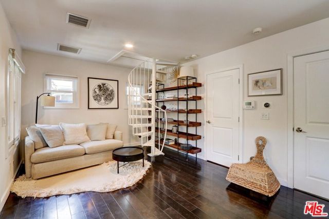 1398 N Serrano Avenue, Los Angeles, CA 90027