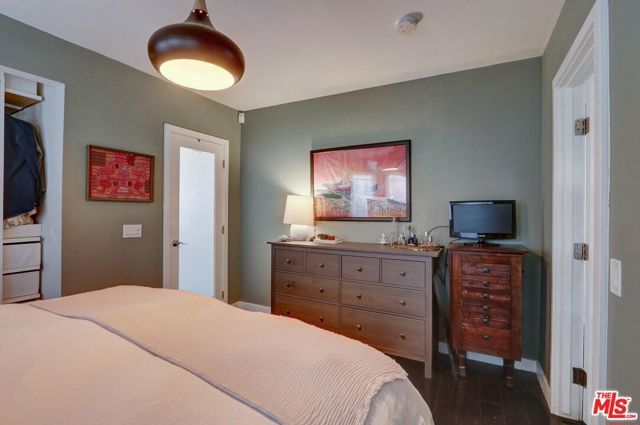 1398 N Serrano Avenue, Los Angeles, CA 90027