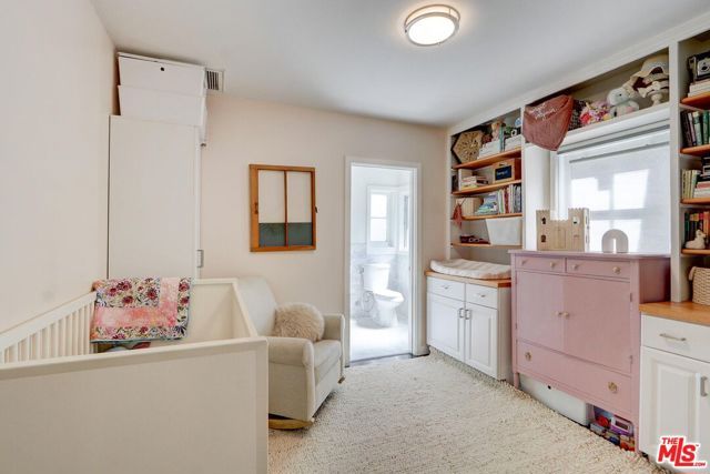 1398 N Serrano Avenue, Los Angeles, CA 90027