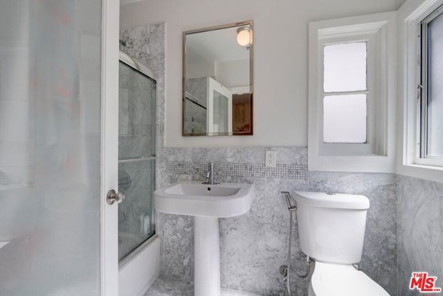 1398 N Serrano Avenue, Los Angeles, CA 90027