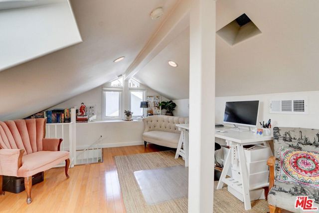 1398 N Serrano Avenue, Los Angeles, CA 90027